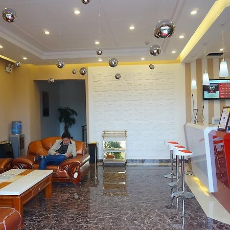 Thank Inn Chain Hotel Guizhou Zunyi Huichuan District Huichuan Avenue Екстер'єр фото