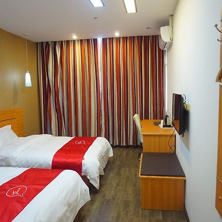 Thank Inn Chain Hotel Guizhou Zunyi Huichuan District Huichuan Avenue Екстер'єр фото