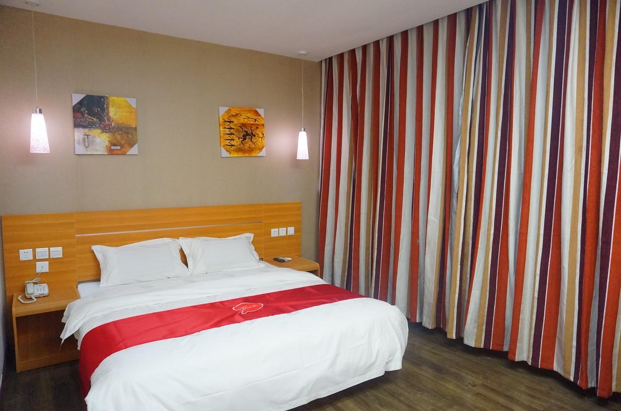 Thank Inn Chain Hotel Guizhou Zunyi Huichuan District Huichuan Avenue Екстер'єр фото