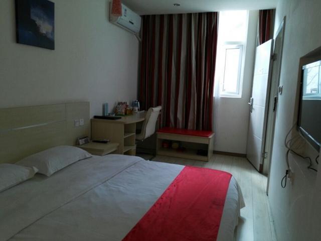 Thank Inn Chain Hotel Guizhou Zunyi Huichuan District Huichuan Avenue Екстер'єр фото