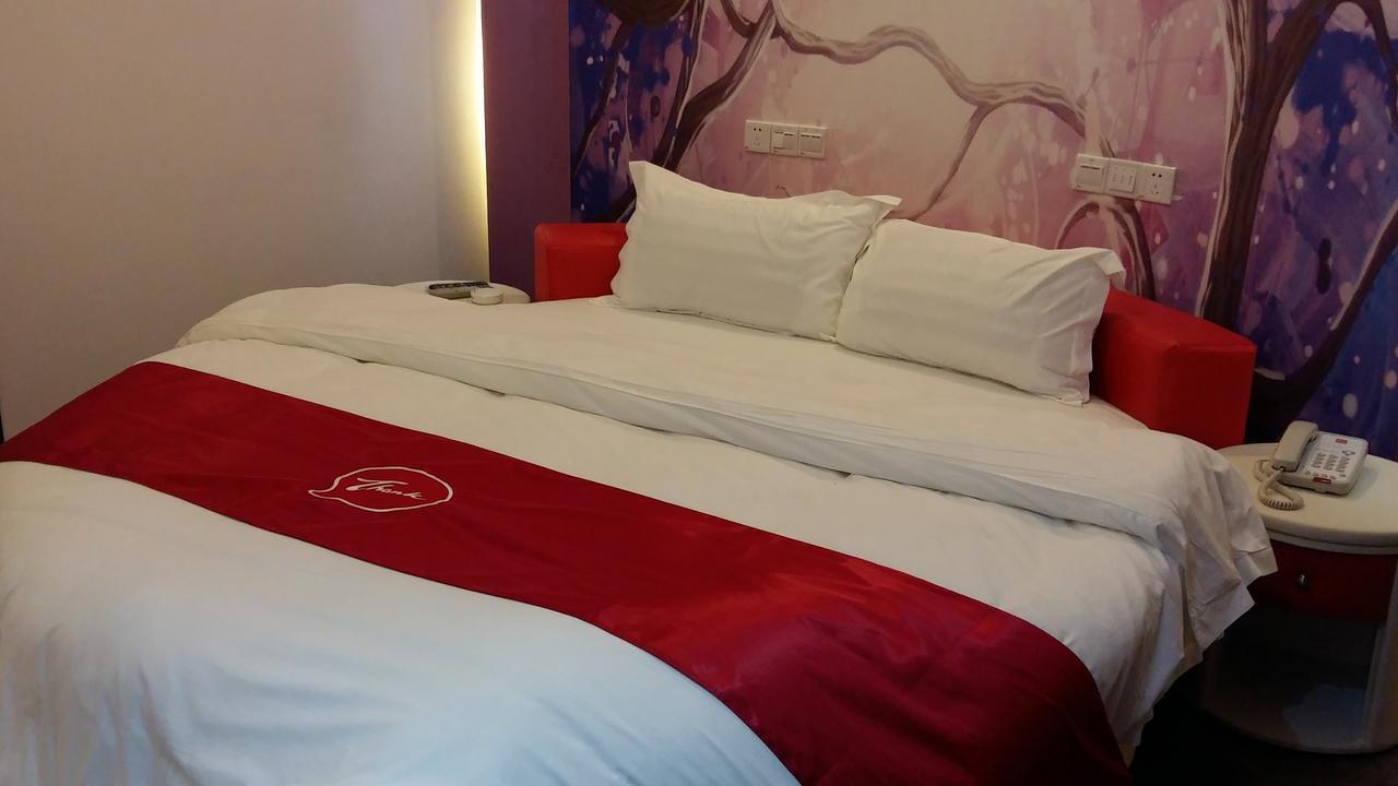Thank Inn Chain Hotel Guizhou Zunyi Huichuan District Huichuan Avenue Екстер'єр фото