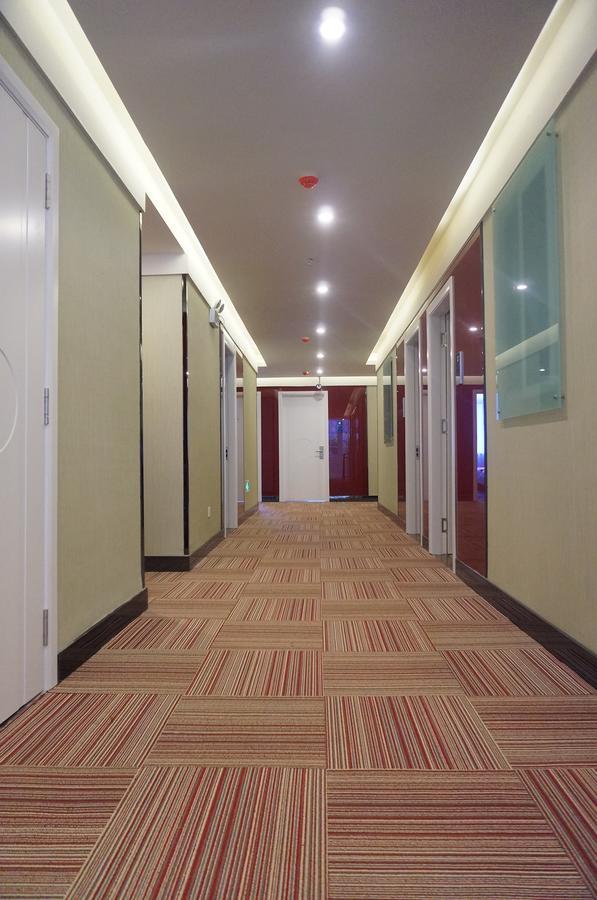 Thank Inn Chain Hotel Guizhou Zunyi Huichuan District Huichuan Avenue Екстер'єр фото