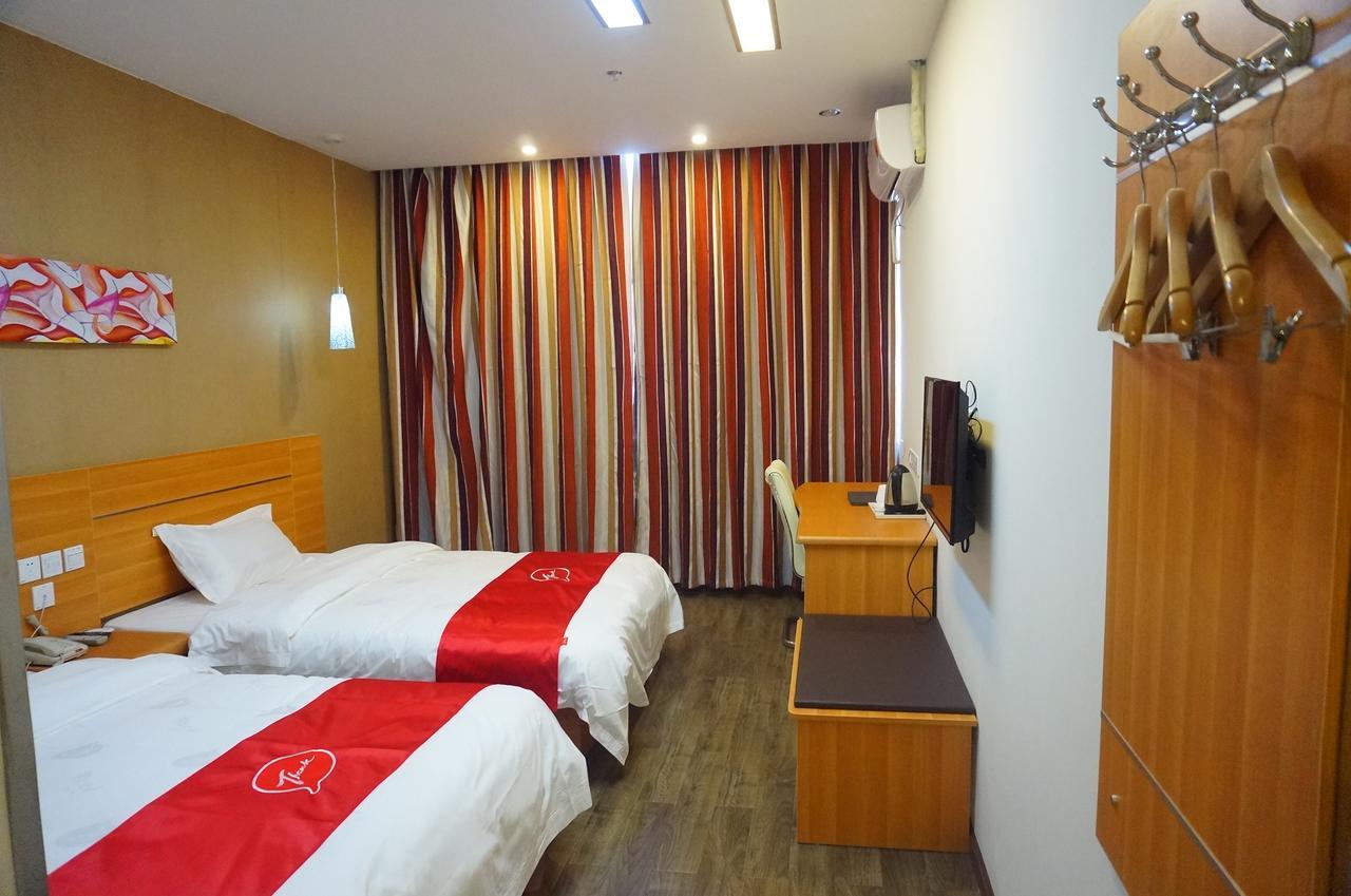 Thank Inn Chain Hotel Guizhou Zunyi Huichuan District Huichuan Avenue Екстер'єр фото
